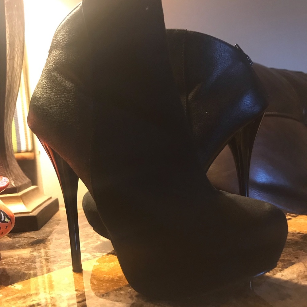 Black two tone booties